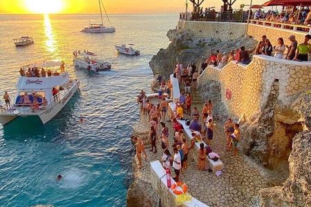 Bamboo Rafting and Rick's Café Experience from Montego Bay