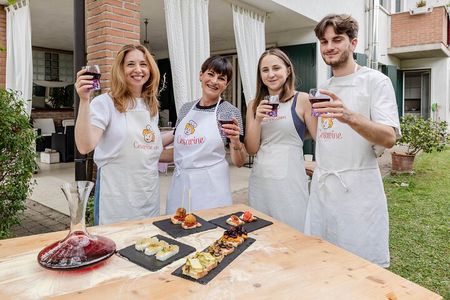 Aperitivo & Bruschetta Class in a Local Home in Spoleto
