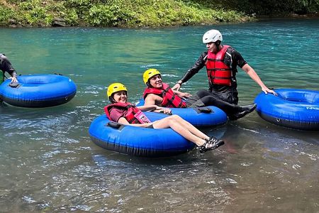Tubing in Rio Celeste: floating aventure in nature