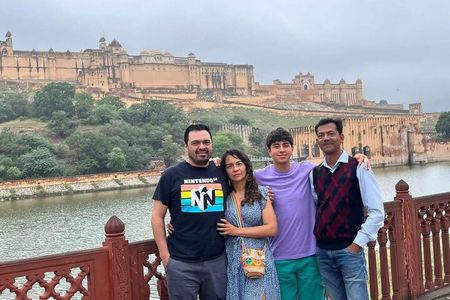 Full Day Private Jaipur Tour with Guide and AC Car