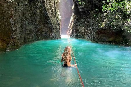 La Leona waterfalls Hike tour 