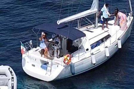Daily excursions on a sailing boat, Maddalena Archipelago