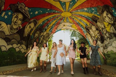 Murals & Mimosas Sightseeing Tour in Nashville