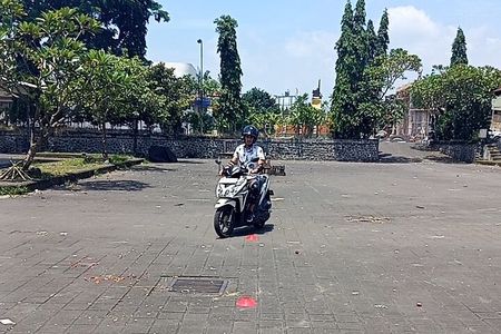 Scooter Lesson in Ubud
