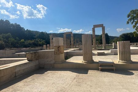 Vergina Royal Tombs & Palace Tour-Expert guide with a BMW car 