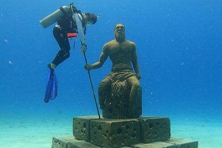 Diving for Beginners among Corals and Statues in San Andres 