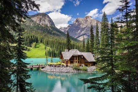 Banff Lake Louise Moraine & Emerald Lake Tour