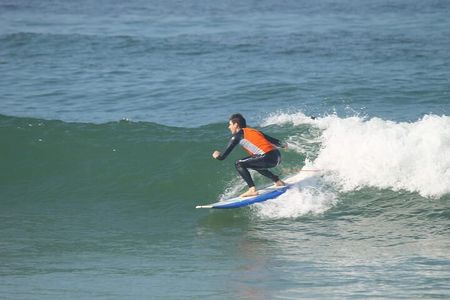 Agadir: 2-Hour Beginner Surf Lesson in Taghazout with Transfer