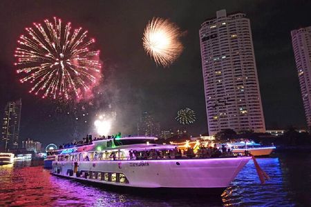 Grand Pearl Dinner Cruise along Chao Phraya River with Pickup