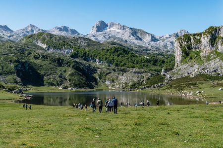 Excursion to the Lakes and Covadonga from Cangas de Onís