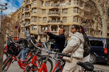 Barcelona: Bike or eBike Tour, Top Sights & Local Insights
