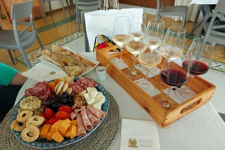 Malta: 2-Hours Wine Tasting Experience with Food Pairings