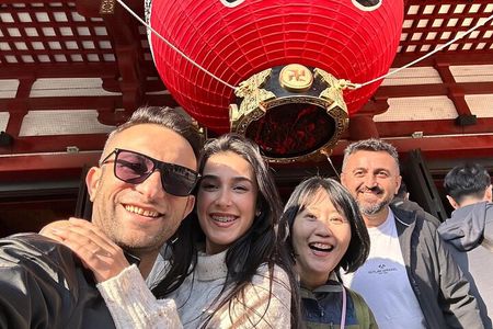 Tokyo: Private Custom Walking Tour with a Local Guide