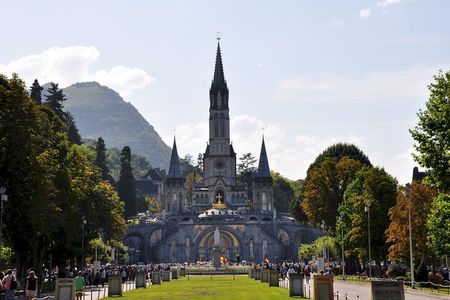 Guided Small Group Day Tour from Toulouse to Lourdes
