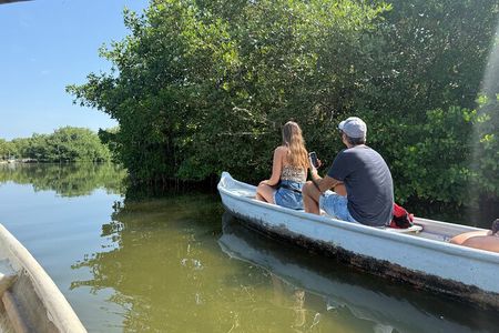 Ecotour craft fishing and cultural immersion in mangroves