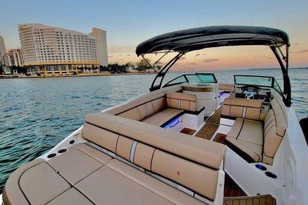 Miami Boat Tour With Champagne