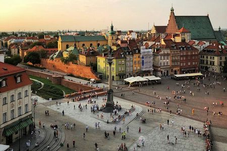 Explore Old town Warsaw with student of Art: Private Tour