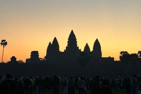 Angkor Wat Sunrise Small-Group 1-Day Tour from Siem Reap