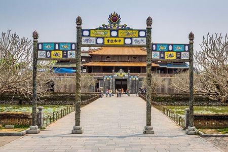 Hue Tour Customize By Hai Van Pass-Citadel-Mausoleums-Dragon Boat