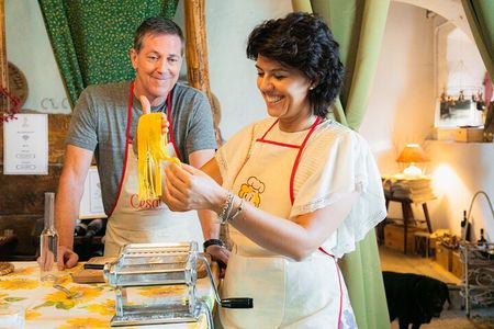 Private Pasta & Tiramisu Class at local's home near Villa d'Este