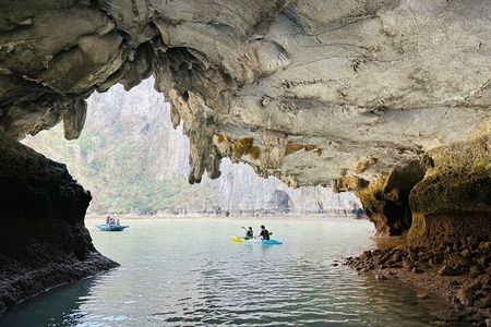 Private 1 Day Tour in Ha Long Bay with Private Cruise or Group