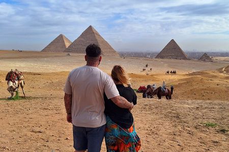 2-Day Private Pyramids and Cairo Highlights