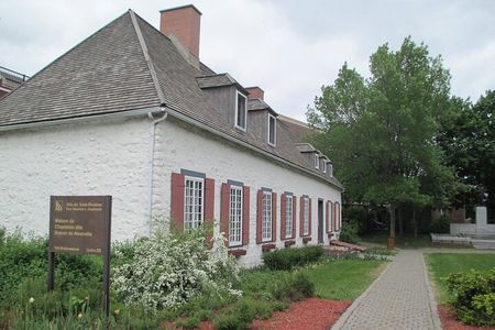 Trois-Rivières Self-Guided Walking Tour and Scavenger Hunt