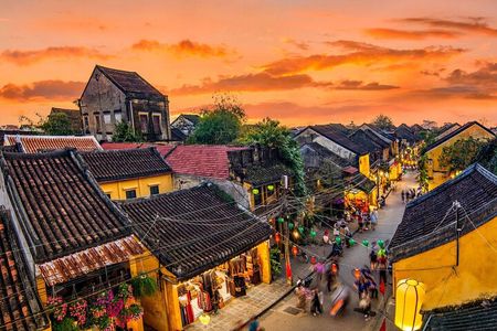 Private HoiAn Ancient Town Night Market Street food tour by Night
