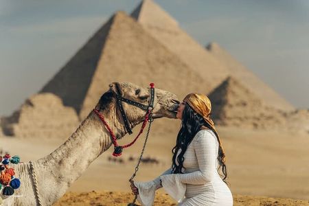 Private Giza Tour Pyramids, Sphinx, Grand Museum, Bazaar & Camel