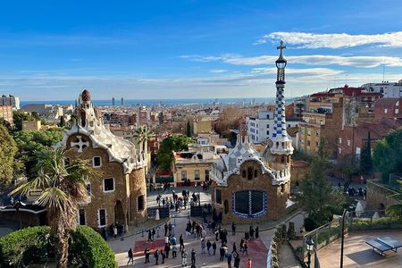Park Guell Private Guided Tour With a Five Stars Tour Guide