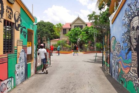 Bob Marley Museum and Kingston Sightseeing Tour from Ocho Rios