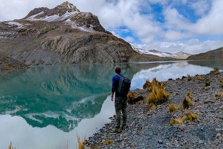 Hiking to Ventanani Glacier in the Cordillera Real La Paz