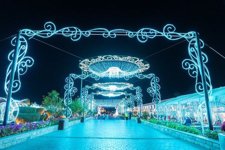 Soho Square & Naama Bay: Sharm's Vibrant Day-to-Night Hotspots