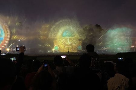 Lima by night including Catacombs & Water Show Tour