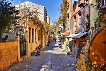 Souda Port-Bay to Chania City Private Tour with Transfer