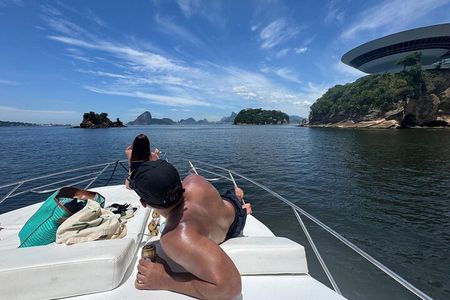 Morning Boat Tour in Rio – Iconic Landmarks, Drinks and Snacks