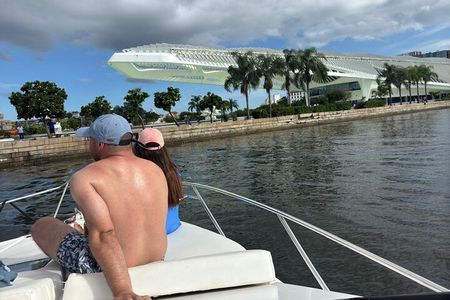 Morning Boat Tour in Rio – Iconic Landmarks, Drinks and Snacks