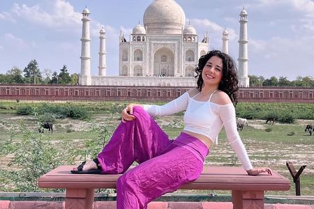 All Inclusive Sunrise Taj Mahal Private Tour from Delhi by Car 