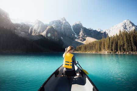 From Canmore/Banff: 2 Lakes Combo - Lake Louise & Moraine Lake
