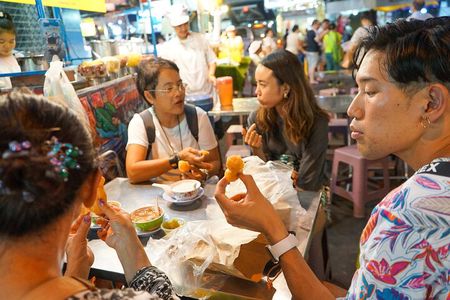 Bangkok Night Foodie Tour in Chinatown