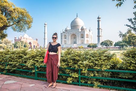 All-Inclusive Taj Mahal & Agra Fort Day Trip from Jaipur