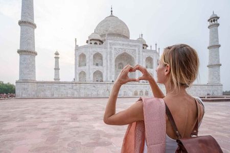 Taj Mahal Sunrise Tour from Delhi – Skip the Line All Inclusive