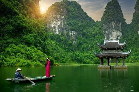 Ninh Binh - Trang An - Hoa Lu Full Day Trip Buffet Lunch