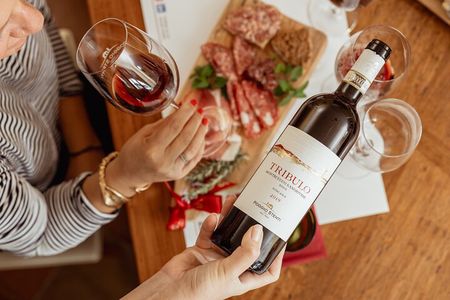 Wine and Specialties in Tuscany with Small Artisan Producer