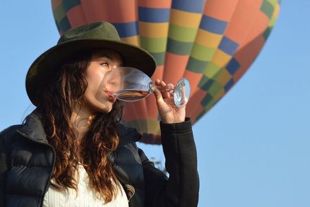 Private Balloon Flight in Teotihuacan with Breakfast in Cavern