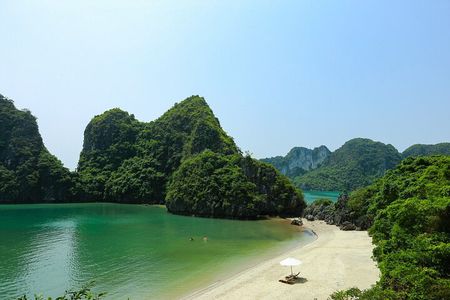 2 Days 1 Night Luxury Halong Bay Cruise Tour from Hanoi