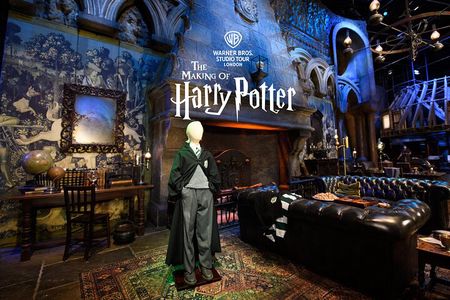 Fully Guided Tour of Warner Bros Studio Tour London – The Making of Harry Potter