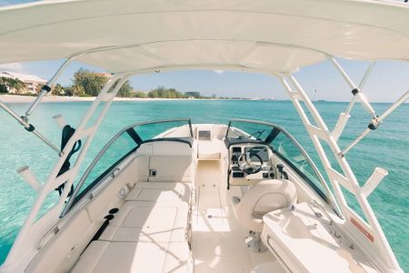 Aquaholic Charters: Private 1.5 - 4Hrs Cayman Luxury Adventure
