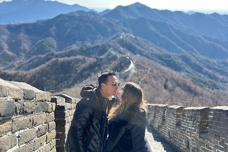 Mutianyu Unlocked: Private Spanish-Guided Great Wall Adventure