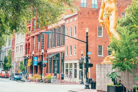 Downtown Derby City Food and History Tour of Louisville